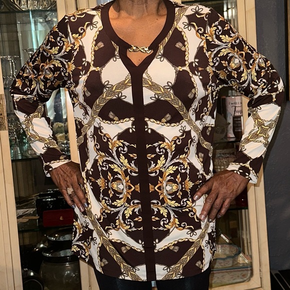 Ladies blouse - Picture 1 of 5